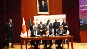 تطوير الموارد بحوضي اهنات وقورارة والالتزام بحماية البيئة