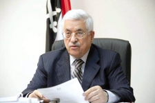 عباس يحمل جرائم الحرب الإسرائيلية إلى محكمة لاهاي