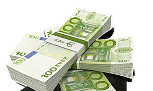 توقيف شخصين حاولا تهريب 26 ألف أورو