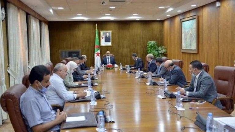 لقاء تشاوري مع رؤساء الكتل البرلمانية حول الدستور