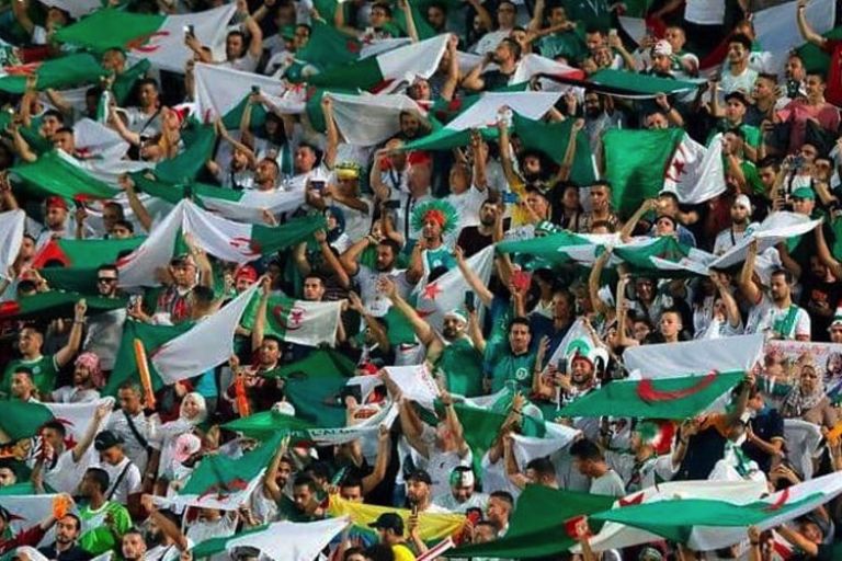 عودة المناصرين إلى الميادين مرهونة بتقديم الجواز الصحي