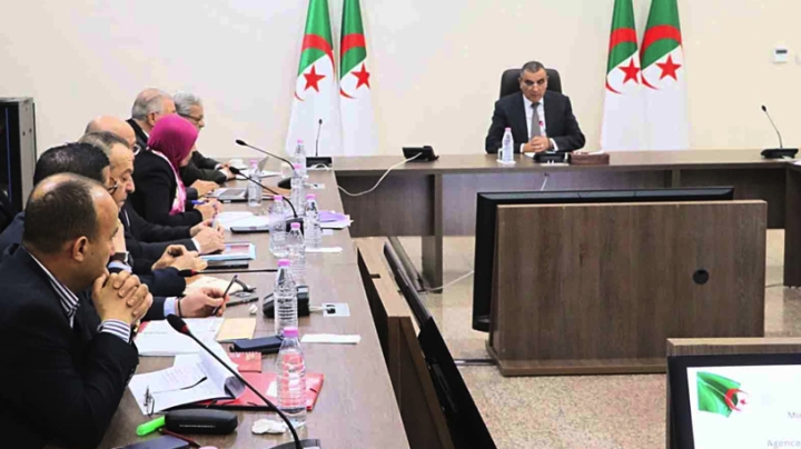 تسريع وتيرة إنجاز الخط المنجمي الشرقي