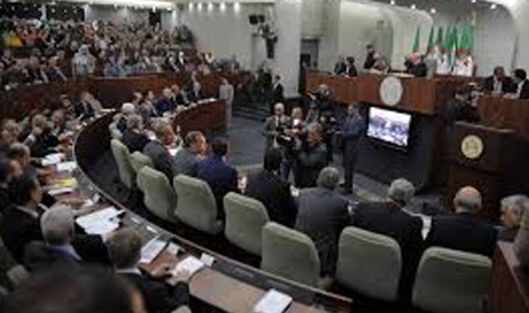 البرلمان يشرع في مناقشة مشروعي الانتخابات وسلطة مراقبتها اليوم