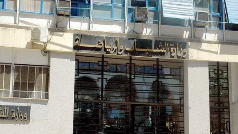 تحديد عهدة رؤساء الاتحاديات الرياضية بفترتين فقط