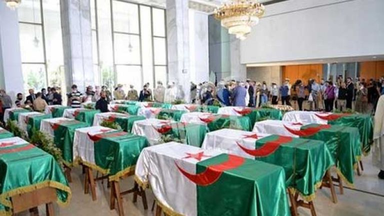 لا تجوز الصلاة على شهداء المقاومة لأنهم أحياء