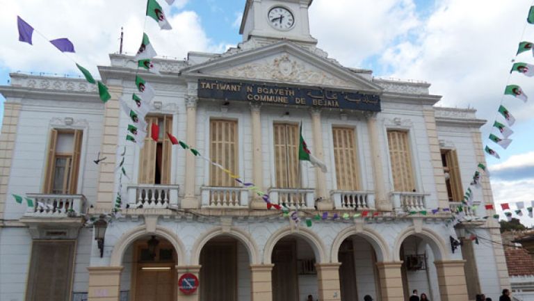 إيداع ملفات الاستفادة من منحة 10 آلاف دينار