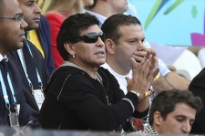 مارادونا يدعم تشيلي في حال مواجهتها البرازيل