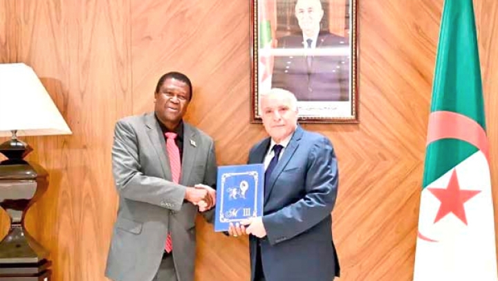 عطاف يستقبل سفير مملكة إسواتيني الجديد
