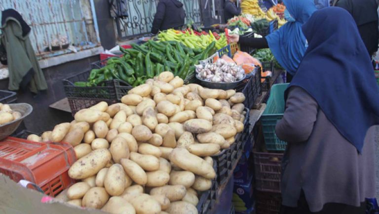 لهذا ارتفعت الأسعار.. والبطاطا لن تنزل عن 60 دينارا!