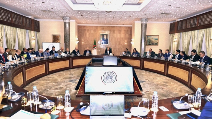 خفض نسبة فائدة القروض الاستثمارية وهامش ربحها