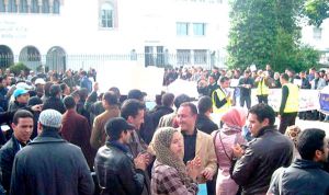 التلويح بإضراب غير محدود ابتداء من 4 أفريل المقبل