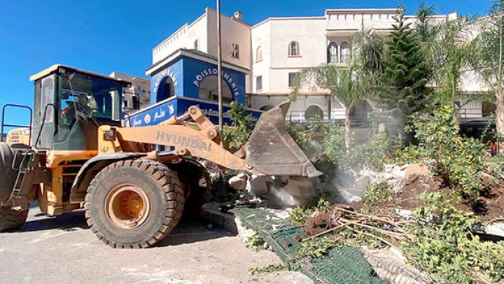 هدم التوسعات العشوائية بالقطب التجاري العقيد لطفي