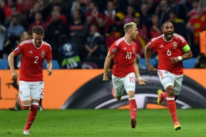 زملاء غاري بيل يزيحون المنتخب رقم واحد عالميا