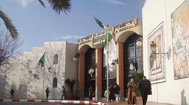 تحسين شروط الاستقبال والتواصل مع المواطن