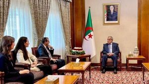 الوزير الأول، السيد نذير العرباوي - السفير المنسق المقيم لمنظمة الأمم المتحدة بالجزائر، السيد أليخاندرو ألفاريز