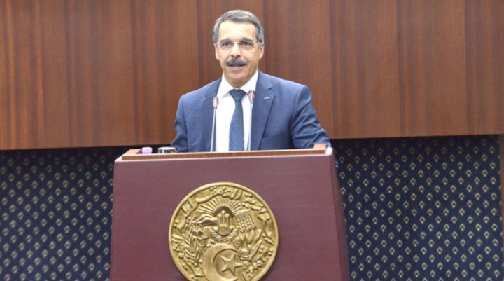 لا طلبات على فتح مكاتب الصرف وقانون الصفقات العمومية قيد الإعداد