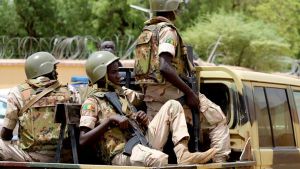 مقتل 15 عسكريا في كمين وسط مالي