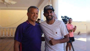 رياض محرز، قائد المنتخب الوطني-أسطورة كرة القدم الجزائرية لخضر بلومي