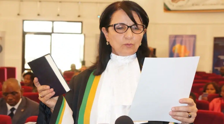 انتخاب الجزائرية بن صاولة نائبا للرئيس