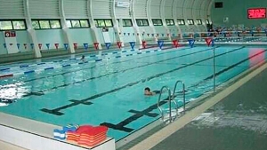 تسلُّم المسبح شبه الأولمبي في نوفمبر القادم