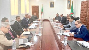 وزير الصناعة والانتاج الصيدلاني، علي عون-وفد من الكونفدرالية الجزائرية لأرباب العمل