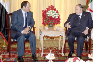 الرئيس بوتفليقة يهنّئ نظيره المصري