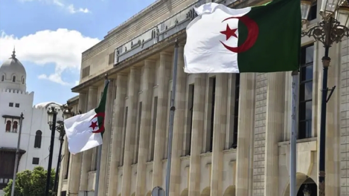 المسموح والممنوع في نشاط الأحزاب السياسية