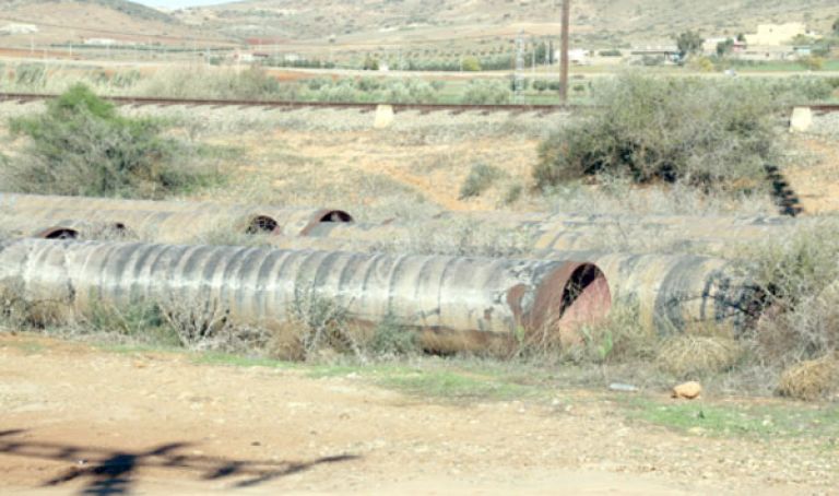 سكنات آيلة للسقوط والحطب بديل عن الغاز