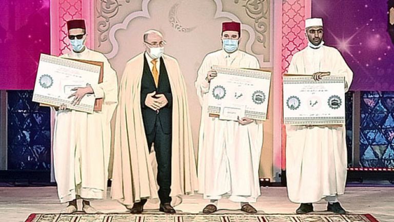 تكريم إطارات وعمال من قطاع الصحة
