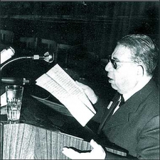 تعزيز الاهتمام بالرصيد الثقافي والأدبي للرجل 