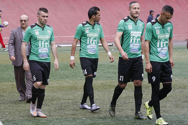 اللاعبون يهددون بمقاطعة مباراة المدية