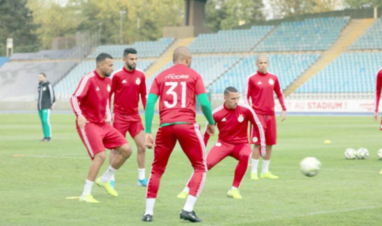 بلماضي يضبط قائمة اللاعبين لمباراتي زامبيا وبوتسوانا