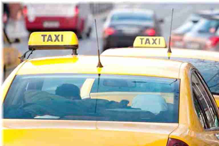 توزيع رخص استغلال سيارات الأجرة والمقاهي