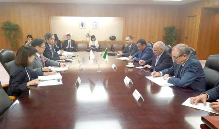 يوسفي يزور مصنع «تويوتا»