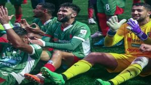 "العميد" يرتقي إلى الصدارة والداربي العاصمي دون فائز