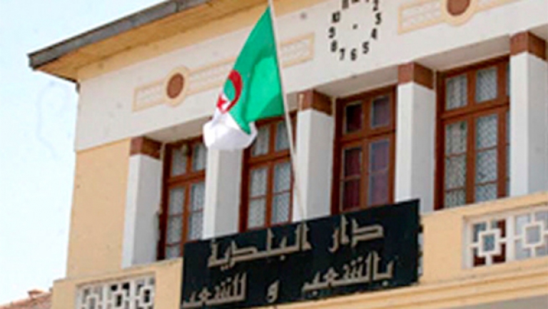 طرد التّجار الفوضيين ببئر خادم بالقوة العمومية