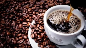 عشاق القهوة يعدلون بوصلة "المزاج"