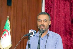 نجاح لافت لـ “شدوا دياركم سنقرأ لكم شعرا”