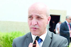 نزار يُسقط إضراب اللاعبين