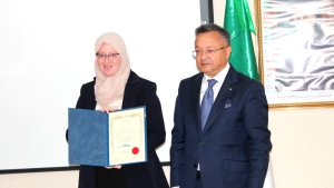 وزير التعليم العالي والبحث العلمي، كمال بداري- الباحثة الجزائرية أمينة شحطو