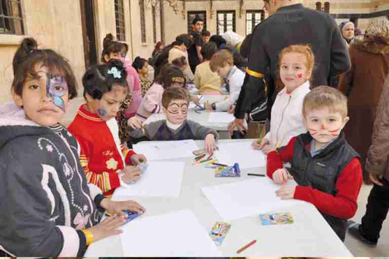 تيزي وزو تتزين بألوان الطبعة الثانية لصالون الطفل