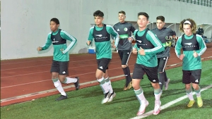 29 لاعبا يختتمون تربصهم بوهران