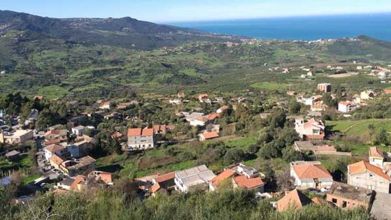 سكان تيفرا يستغيثون وسط نقائص بالجملة