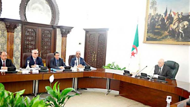 ترقية 10 مقاطعات إدارية بالجنوب إلى ولايات