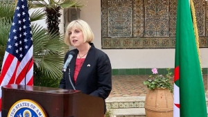 سفيرة الولايات المتحدة بالجزائر، إليزابيث مور أوبين