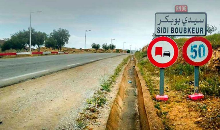 سكان قرية زرعون بسيدي بوبكر يشكون العزلة والحرمان