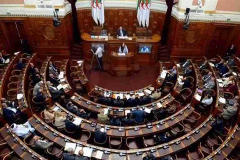 دورة ثرية بنوعية القوانين وكثافة النشاط
