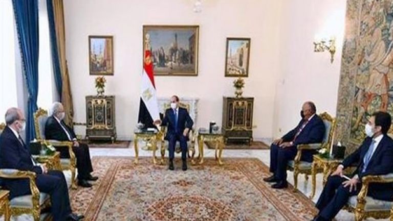 الصحافة المصرية تشيد بمساعي الجزائر لتسوية الأزمات سلميا