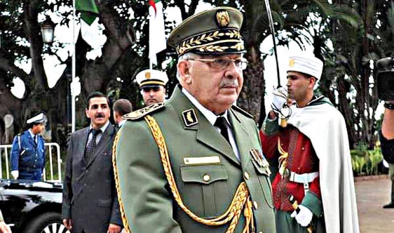 قايد صالح  في زيارة عمل وتفتيش إلى الناحية العسكرية الثانية