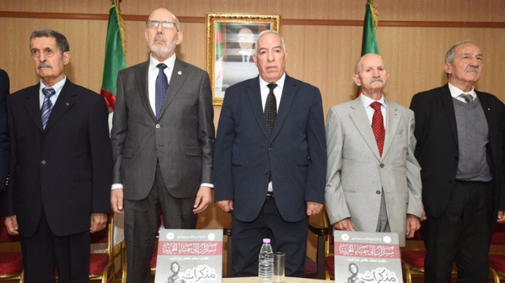 وزير المجاهدين يكرّم المجاهد محند الطاهر بوزغوب